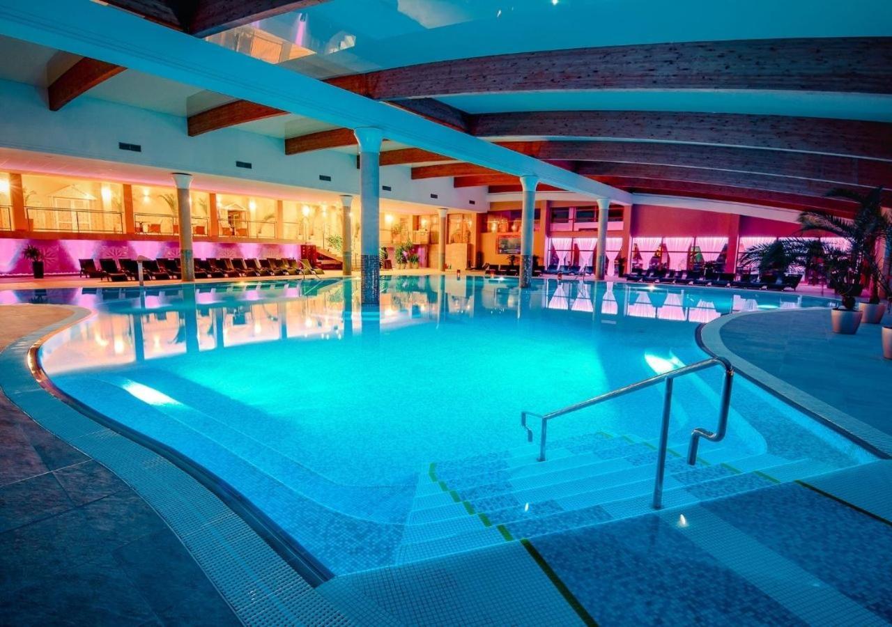 Wellness & Spa Hotel Kaskady Sliac Exterior photo